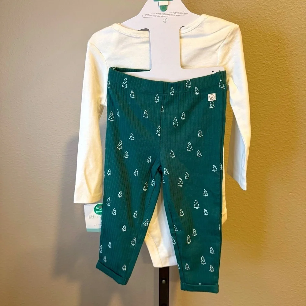 Little Planet by Carter’s Holiday two piece set size 12 months NWT